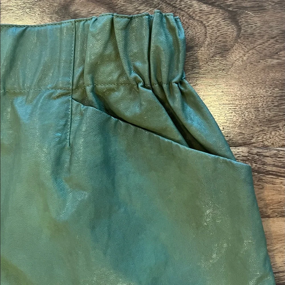 Zara Olive Green Vegan Leather Mini Skirt - Picture 3 of 5